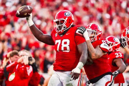 After a conversation with <a href="/coachKub_70/">Edmund Kugbila</a> IM BLESSED TO RECEIVE A OFFER FROM GEORGIA🐶‼️‼️<a href="/coachfleming17/">Coach Fleming</a> <a href="/CoLinFootball/">Co-Lin Football</a>