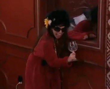 “Star-crossed Huggers” #BB27