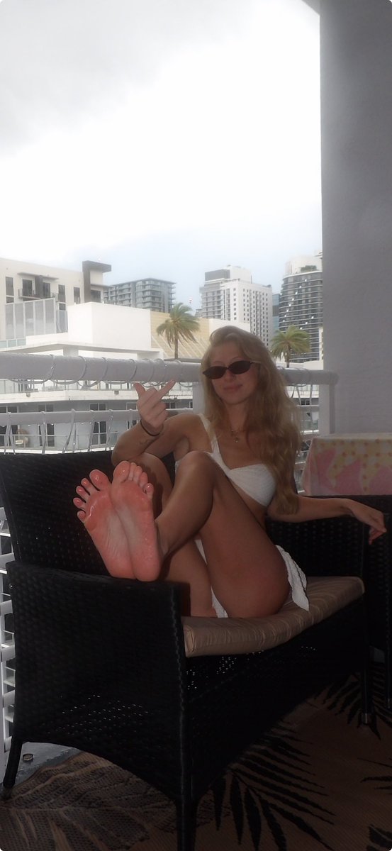 funny u thought u had a chance