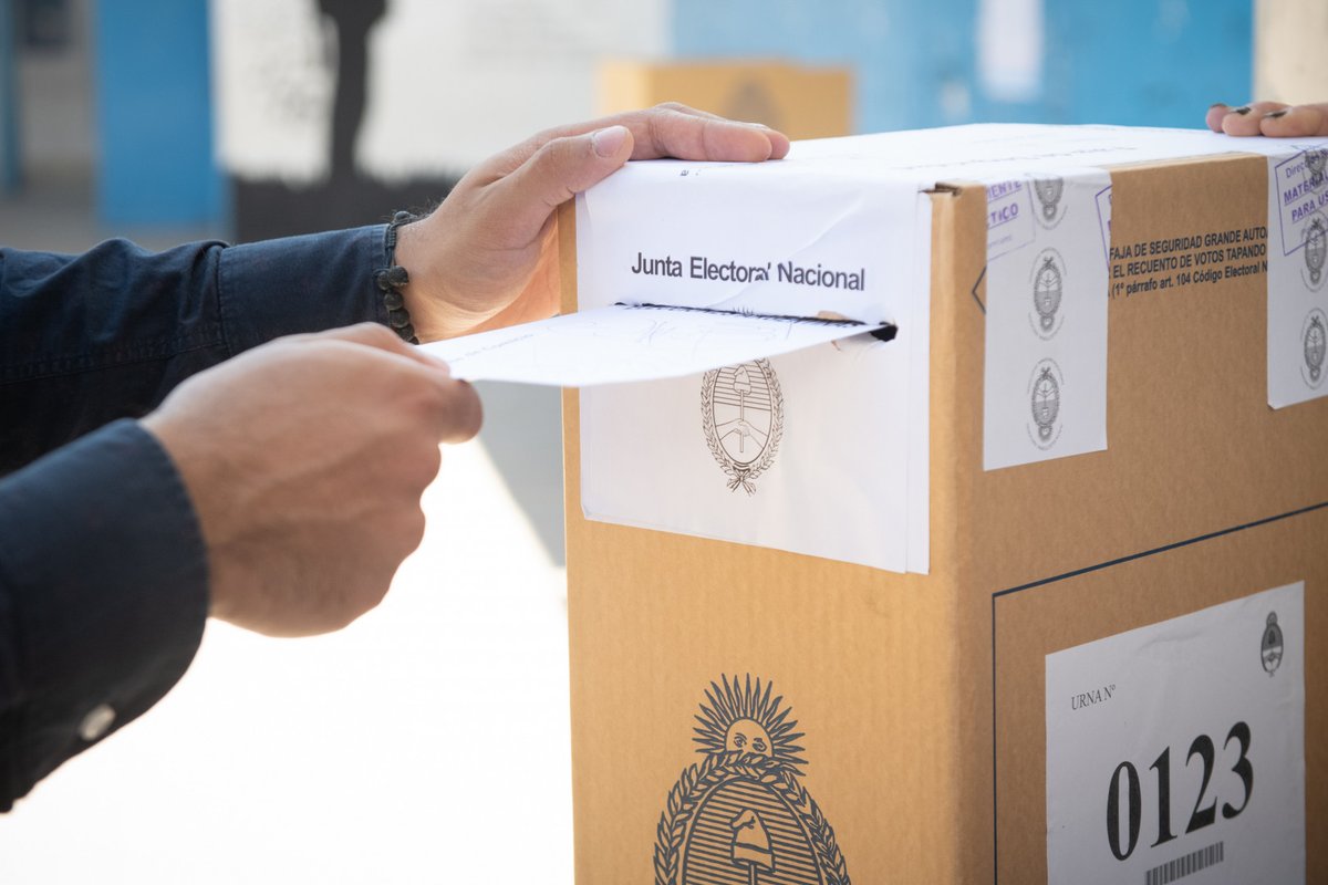 ANDÁ A VOTAR... LA PUTA MADRE !!!

#YoVotoLLA