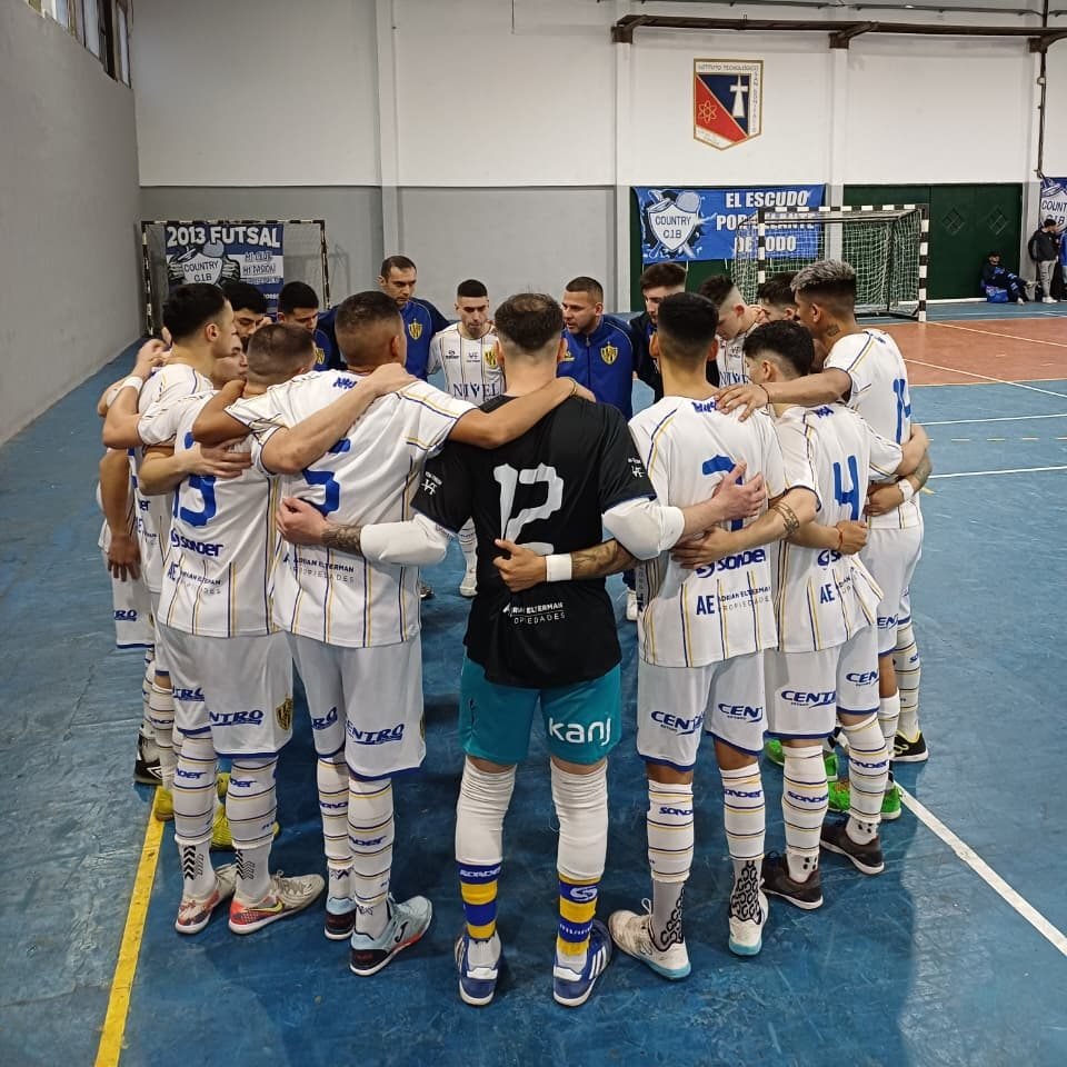 🇺🇦 #Fustal #Afa #Masculino

#Atlanta empató 2 a 2 con Country de Banfield, en la #fecha23 del torneo de #PrimeraB. 

⚽️ Goles: Juan Walker (2).

🔜 Próxima Fecha: local vs. Estrella de Boedo.

#AtlantaDeMiVida 💛💙

📸 #AtlantaOficial