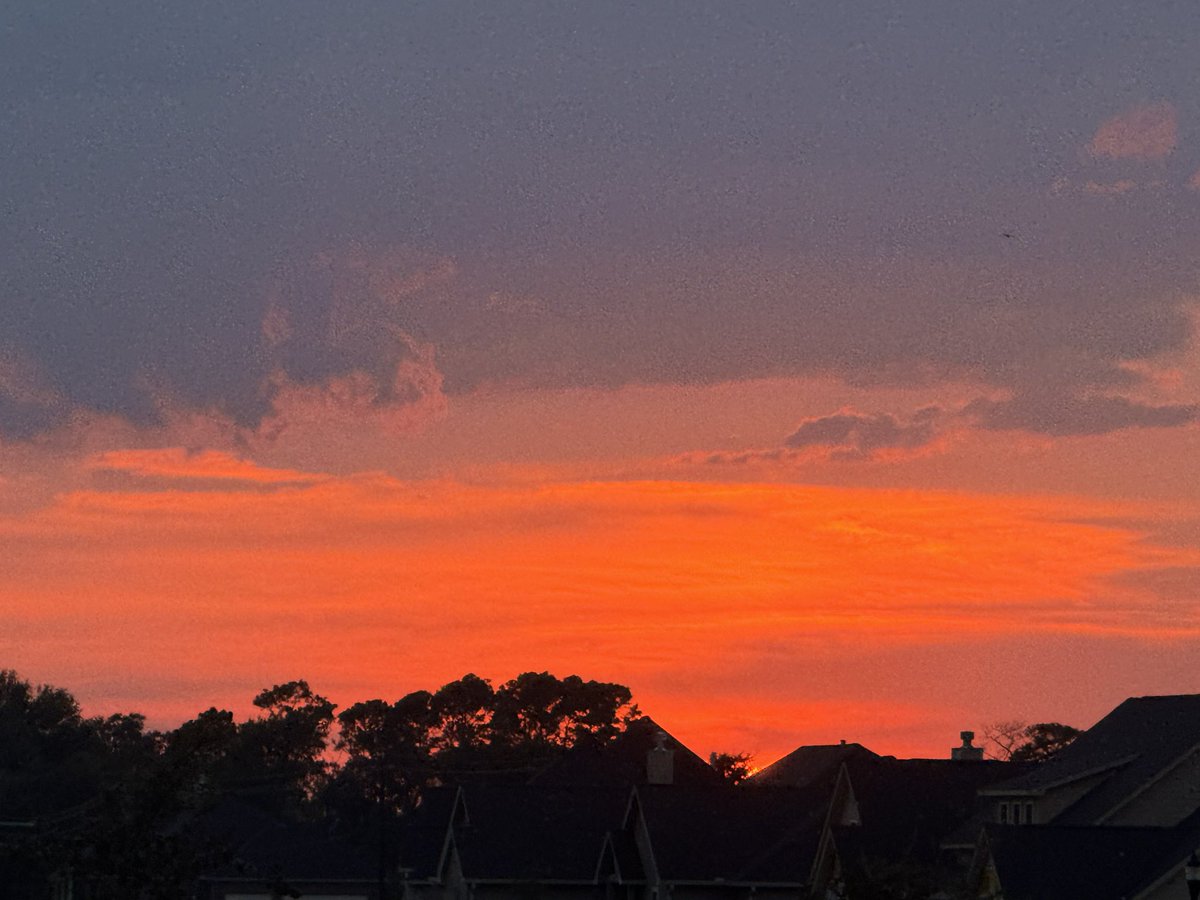 mize_steven's tweet image. Hard to beat the sunset in Mont Belvieu this evening @FloridianCreat1 @heamize