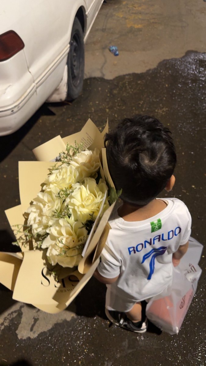 واللّٰه ما لحقني من ورا عرفك حسافه 
خيرة أفضال السنين المقبله واللأوليّه
❣️