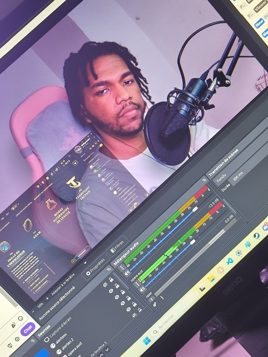 Omg le live anniversaire ???
(Il fait la gueule mais il a juste la tête dans le Q)

Ttv.skilli