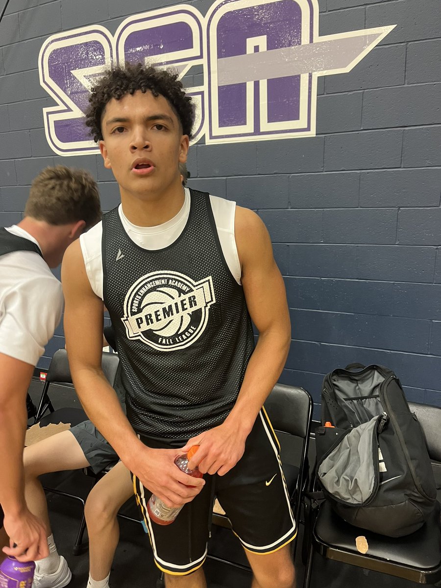 2027 G Alex Dean is absolutely unconscious right now. He’s got 7 threes with 10 minutes remaining (25pts). 

#BePremier