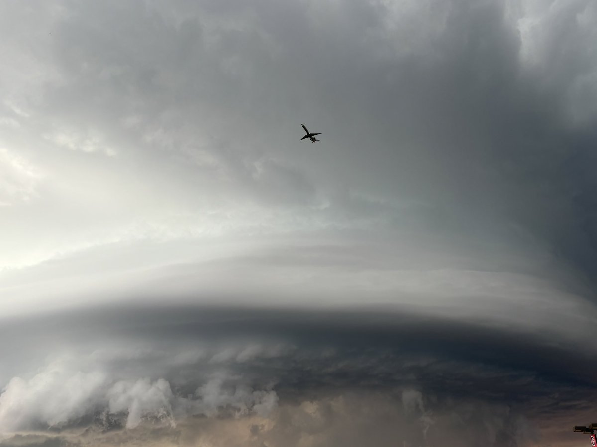 Final approach to Wichita looking a little rough today! #kswx <a href="/KSNNews/">KSN News Wichita</a> <a href="/KSNStormTrack3/">KSN Storm Track 3</a> KSN.com/weather