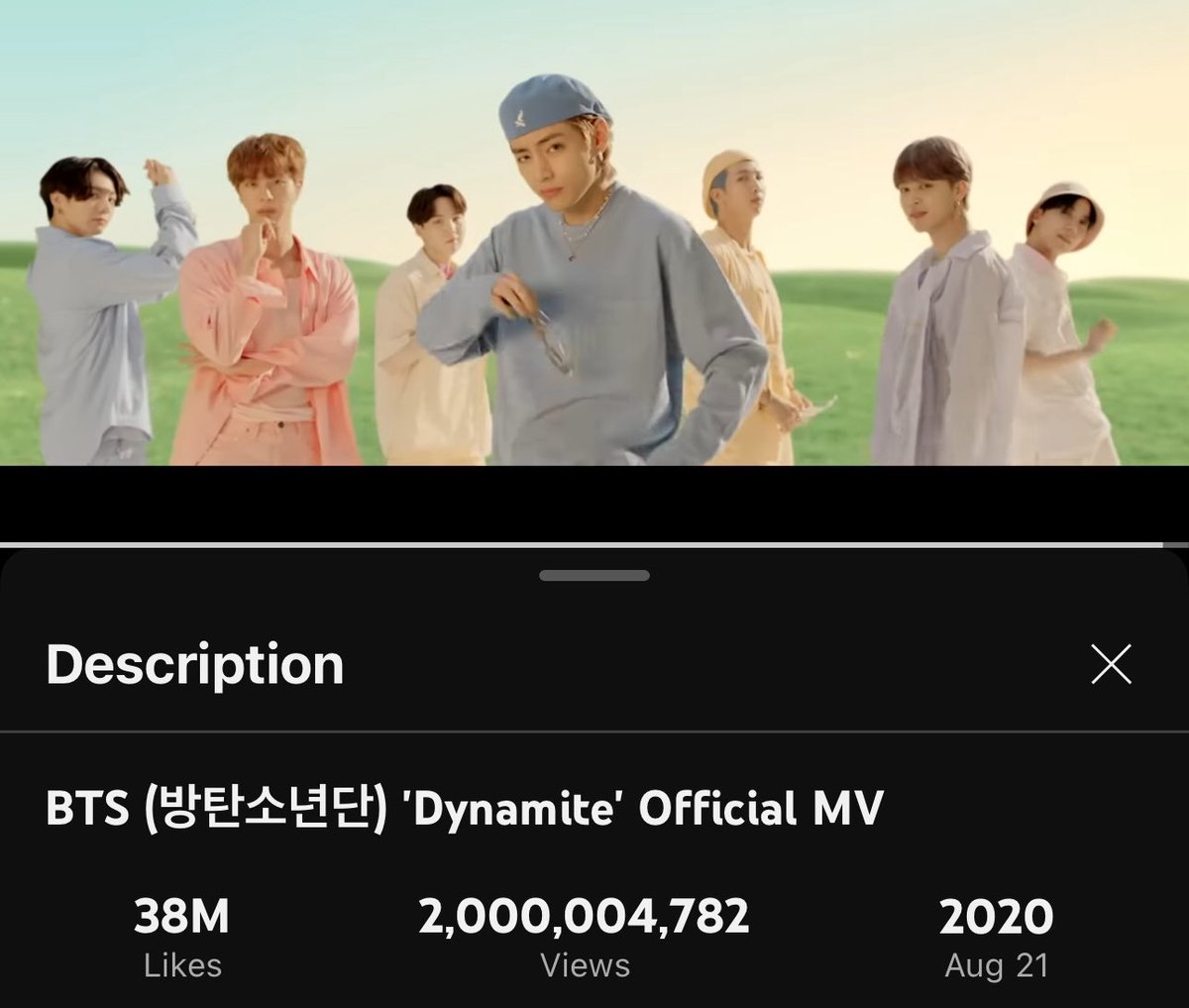 _jmthv_'s tweet photo. Dynamite by #BTS มียอดวิวทะลุ 2000 ล้านแล้วบน Youtube! 🥳🎉
CONGRATULATIONS BTS
BTS BTS BTS
BTS PAVED THE WAY
DYNAMITE 2 BILLION ON YT
#BTS #Dynamite @BTS_twt🧨
#2BxDynamite #DynamiteTo2B https://t.co/mesbeMjnt6