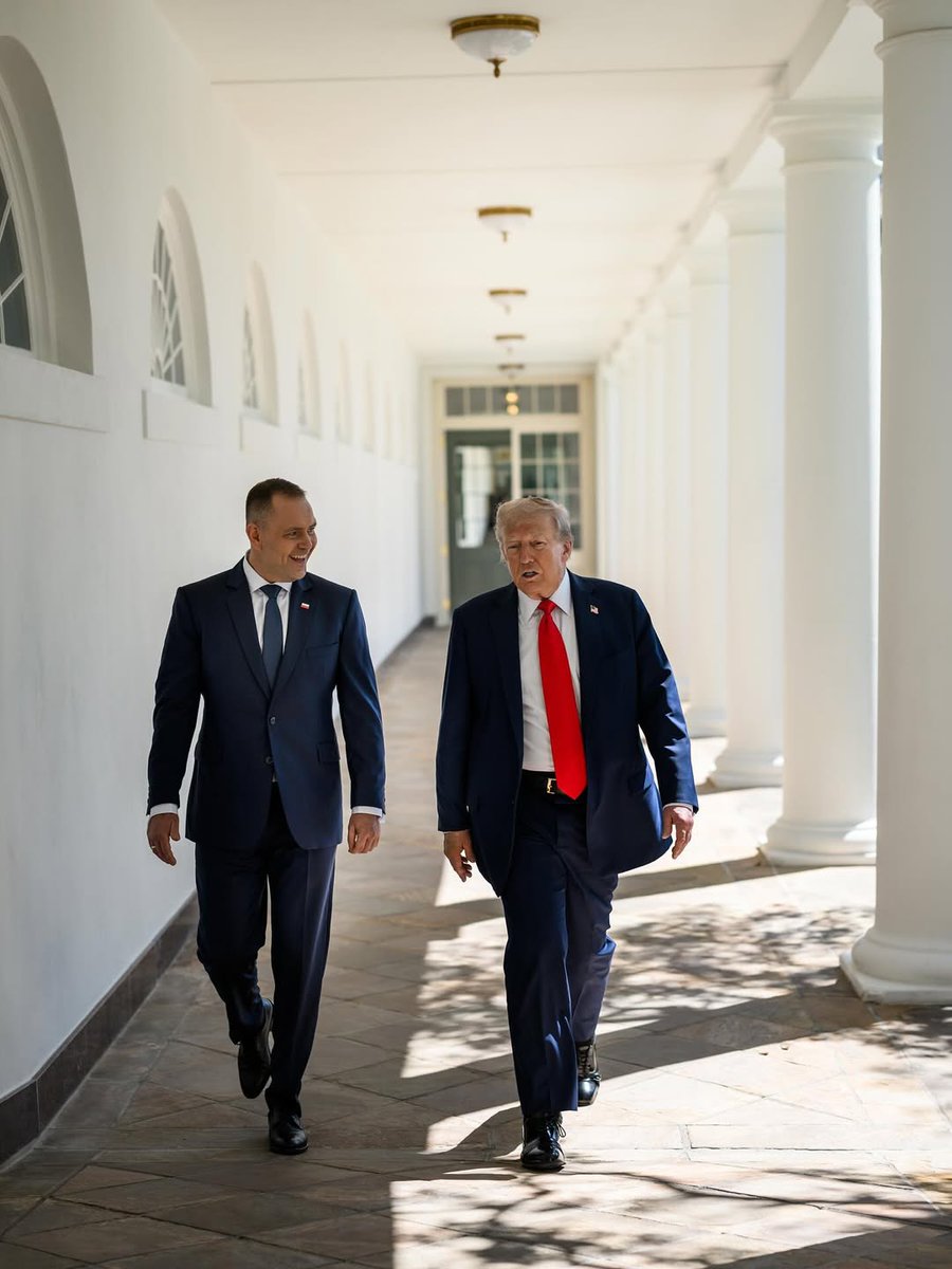 🇺🇸🤝🇵🇱 “It’s a great pleasure to have President Nawrocki with us... the people of Poland have taken to him immediately. They really love him.”