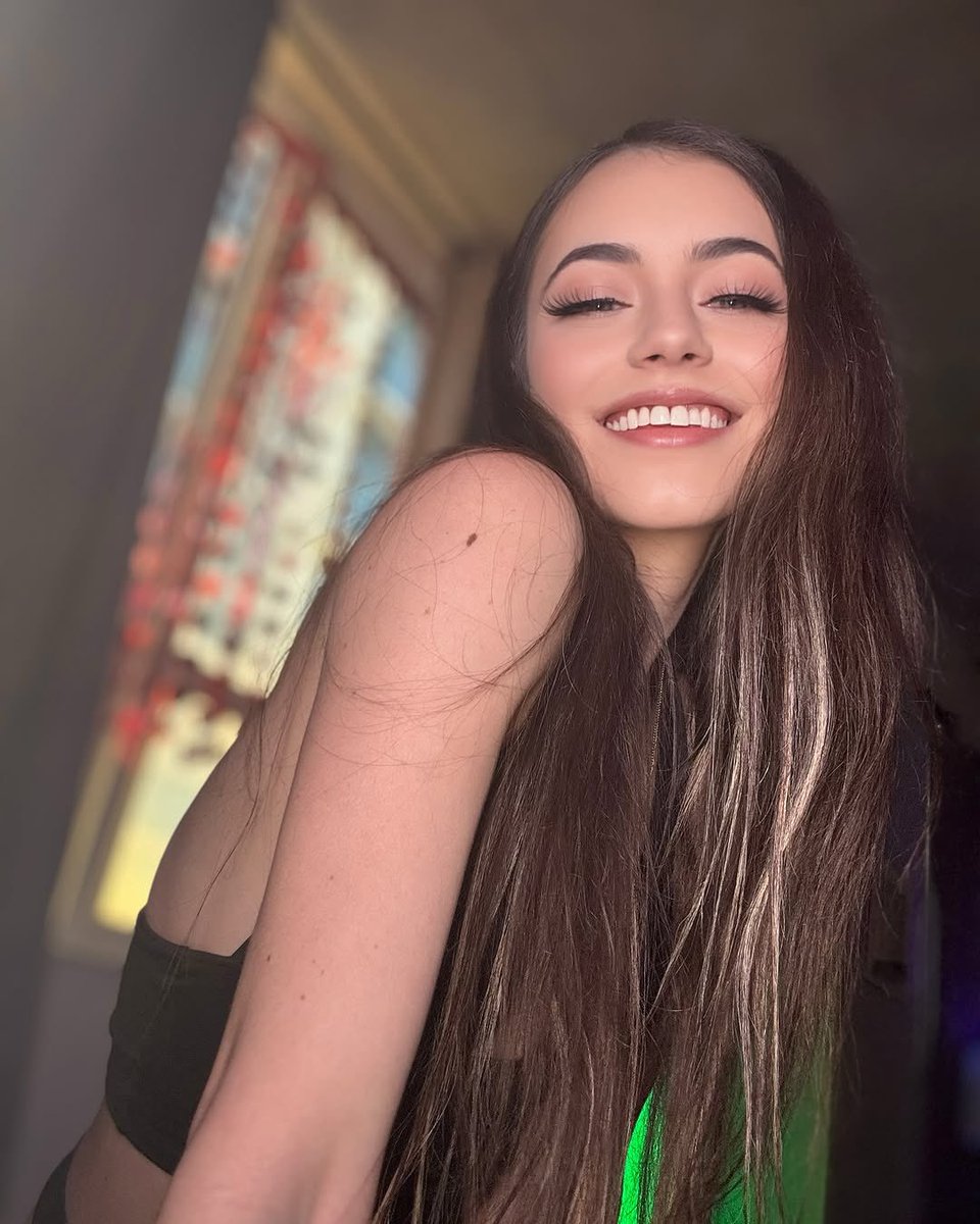 Hey guys it’s been so long I posted a picture of me 🥺🫦