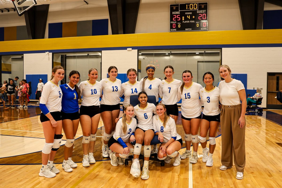 HFISD_Longhorns's tweet image. Hamshire-Fannett High School Volleyball 
vs Vidor
Non-District 
2025

*Complete photo album can be found on our Facebook page at facebook.com/share/p/1CgS61…
#WeAreHFISD #HornsUp #txhsvb #409Sports