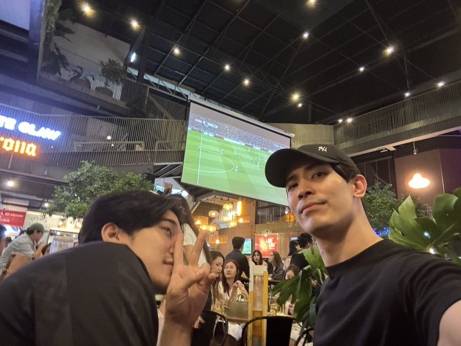 mynongeuro's tweet image. นอนสองทุ่มไม่มีอยู่จริงละมั่งตั้งแต่พี่มาเจอนายเนี่ย แต่ก็มีความสุขดีคับ