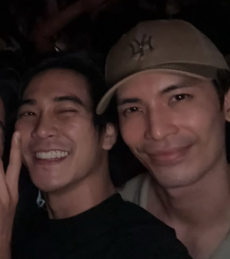 mynongeuro's tweet image. นอนสองทุ่มไม่มีอยู่จริงละมั่งตั้งแต่พี่มาเจอนายเนี่ย แต่ก็มีความสุขดีคับ