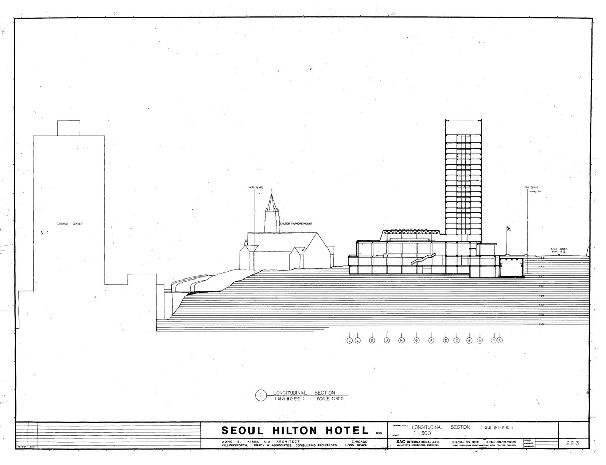 kimseok7's tweet image. 2022년 영업을 종료하고 올해 철거되는 한국 현대건축의 대표작 중 하나인 힐튼서울을 조명하는 전시 《힐튼서울 자서전》이 9월 25일부터 2026년 1월 4일까지 피크닉(piknic)에서 열린다.

#힐튼호텔 #자서전 #피크닉 #piknic