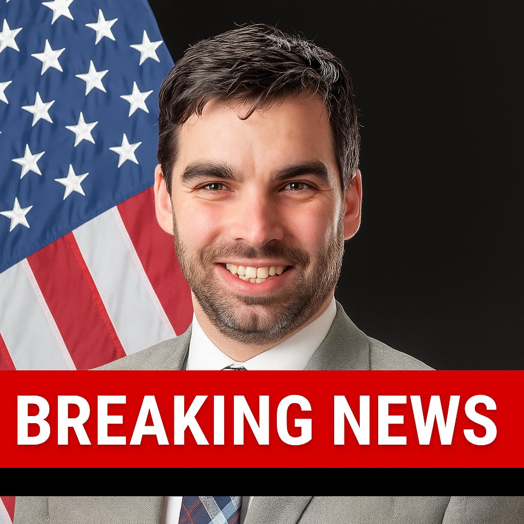 Boner Salad ™ (@chirpchirptrash) on Twitter photo 🚨BREAKING🚨
Former Kirk Minihane Show producer <a href="/AndrewAugustus/">Andrew Augustus</a> says he will be pursing a college football coaching opportunity in Utah 🚨BREAKING🚨
Former Kirk Minihane Show producer <a href="/AndrewAugustus/">Andrew Augustus</a> says he will be pursing a college football coaching opportunity in Utah