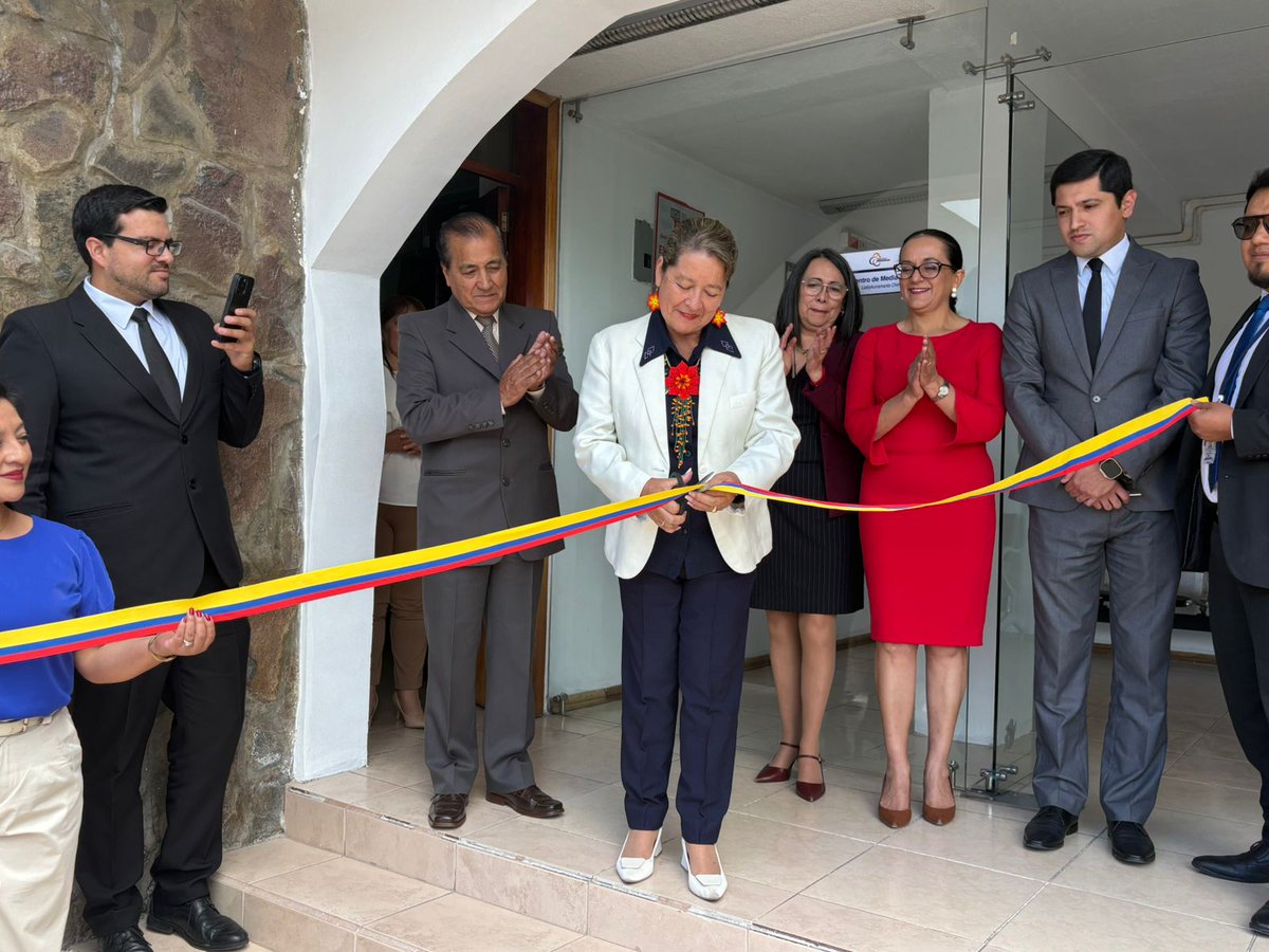 🟢 | #CJEnTerritorio

En el marco de la conmemoración del #DíaDeLaMediación, en #Otavalo se realizó una sesión solemne que contó con la participación de <a href="/ymyupangui/">Yolita Yupangui</a>, vocal del <a href="/CJudicaturaEc/">Consejo de la Judicatura</a>.

Durante su intervención, la autoridad destacó la relevancia de la mediación como un