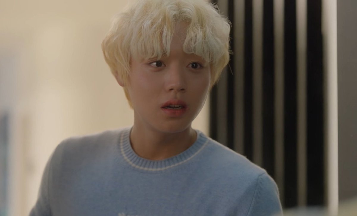 iiforjihoon's tweet image. Me fascina que apenas la ve, sonríe y la envuelve en un abrazo,Yeojun es el novio perfecto,el estándar 🥹❤️‍🩹

#AtaDistanceSpringisGreen  
#AtaDistanceSpringisGreenEp8