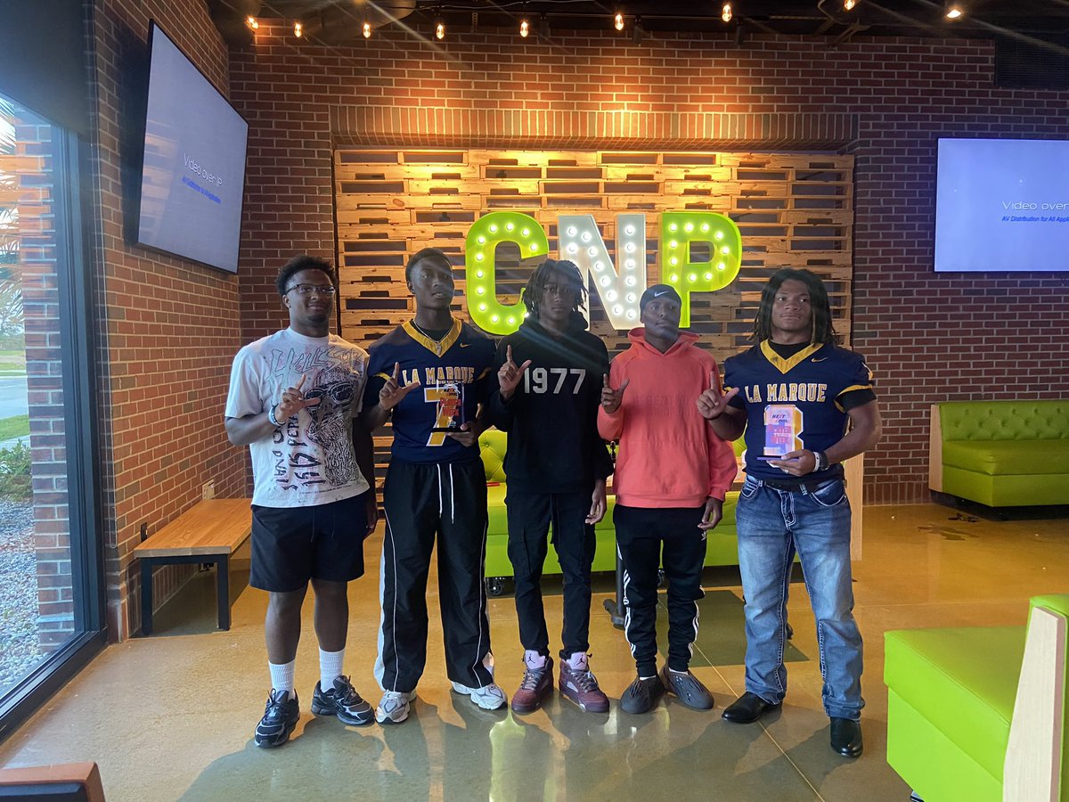 The Next Level Player of the week. Got to sit down with <a href="/CadenWard2026/">3⭐️ Caden Ward</a> <a href="/CoryHosea08/">Cory Hosea</a> today <a href="/ChickenNPickle/">Chicken N Pickle®</a>