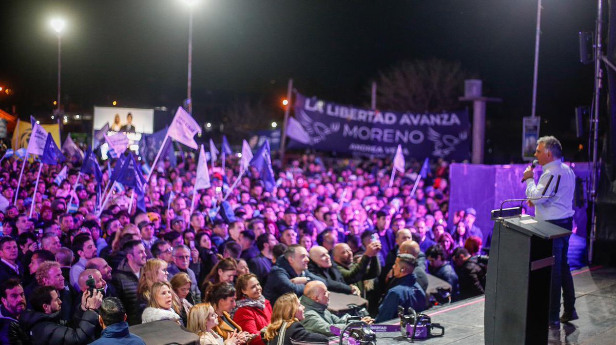 SPareja_'s tweet image. Gracias al Presidente @JMilei y a los miles de leones que estuvieron presentes en el cierre de campaña de LLA. El domingo si no vas a votar vos, votan ellos. No dejes que elijan por vos. 

Kirchnerismo NUNCA MÁS.