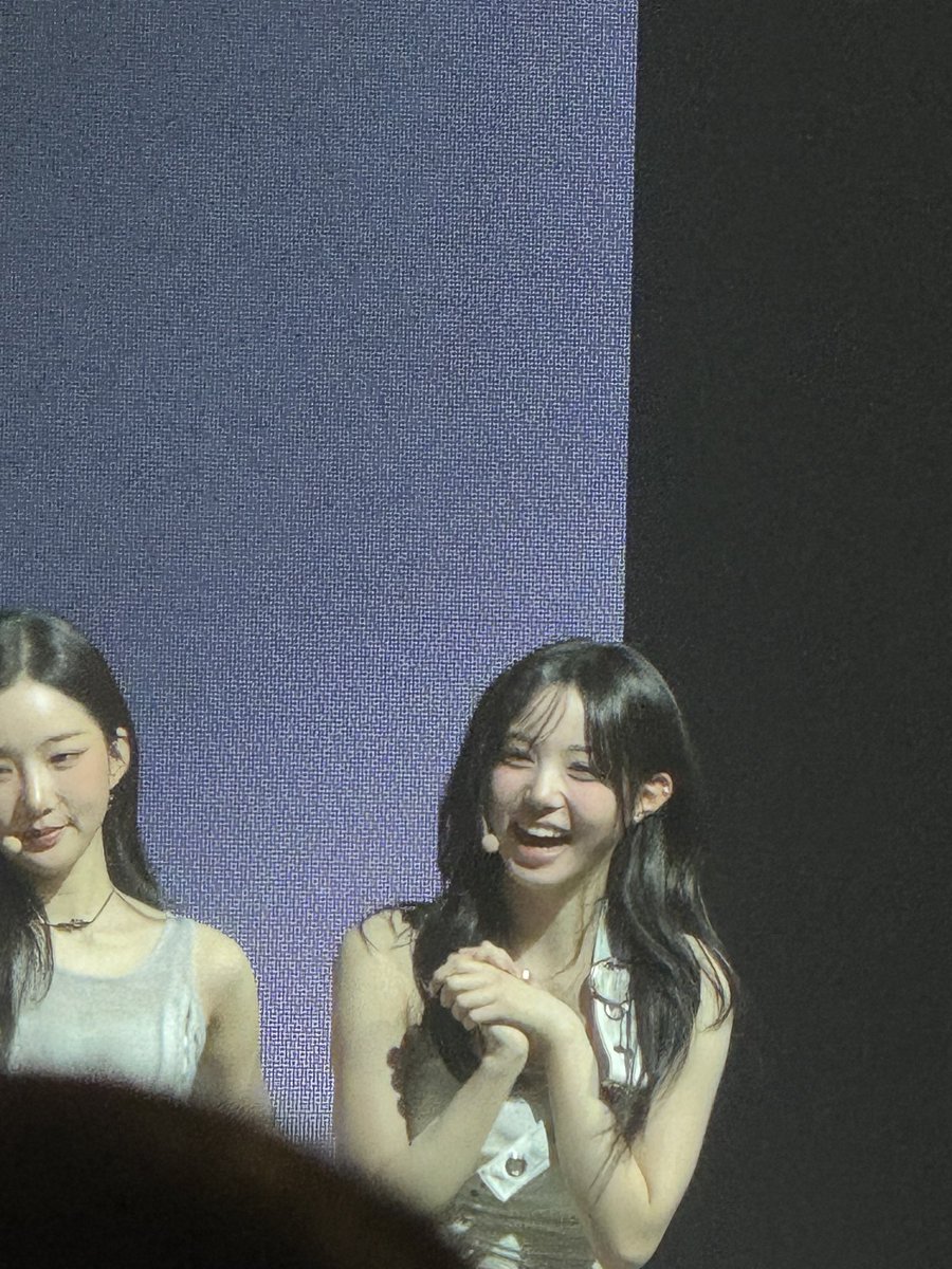 cafenien's tweet image. tripleS irl is so insane