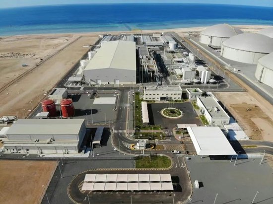 UAEPowerChina1's tweet image. #UAEMoments
#POWERCHINA leads global desalination: 5M tonnes/day capacity since 2018, serving 10M+ people. Our record plants include Rabigh III (600K tonnes/day, world's largest RO) & Abu Dhabi Taweelah (900K tonnes/day, easing Dubai's water stress).
