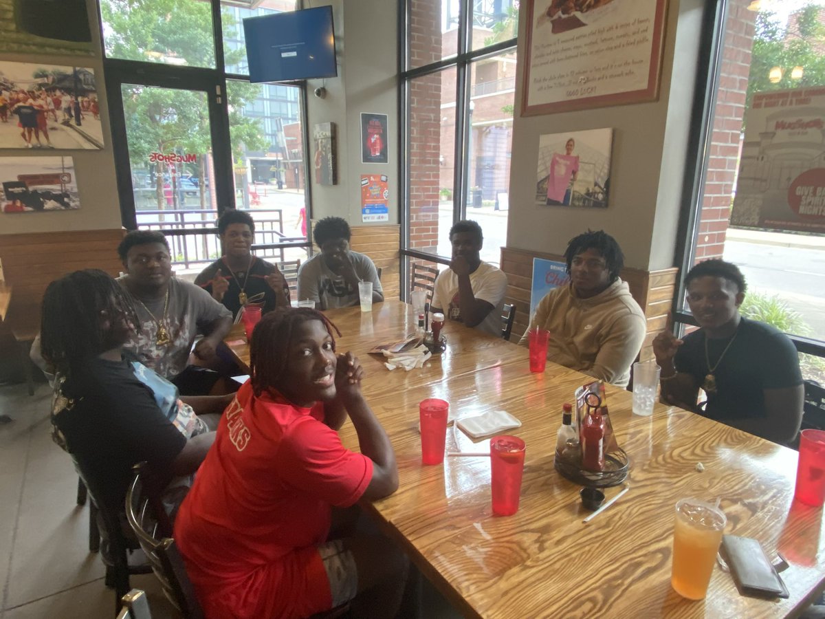 Chancellor “Deuce Deuce” Sparks tweet media