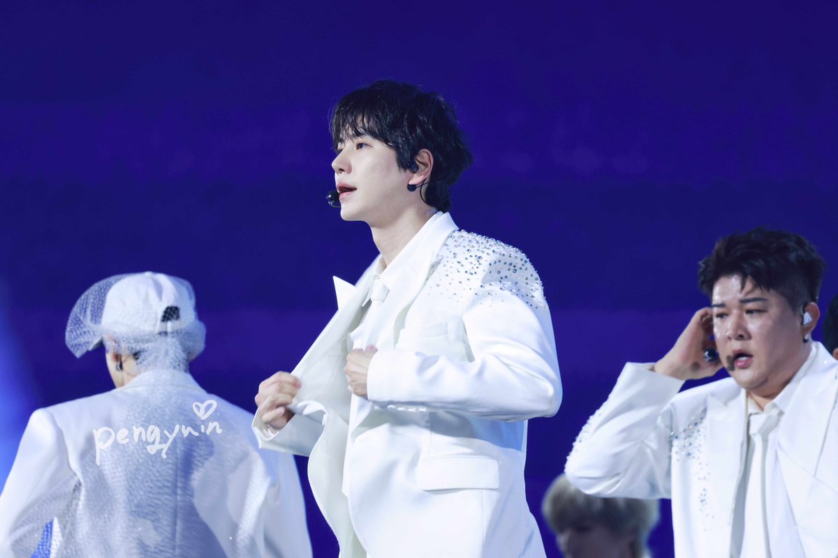pengyuin203's tweet photo. 250822 super show 10 in Seoul

🥼

#규현 #KYUHYUN
#キュヒョン 
#圭贤
#슈퍼주니어 https://t.co/h6K1qXwcaG
