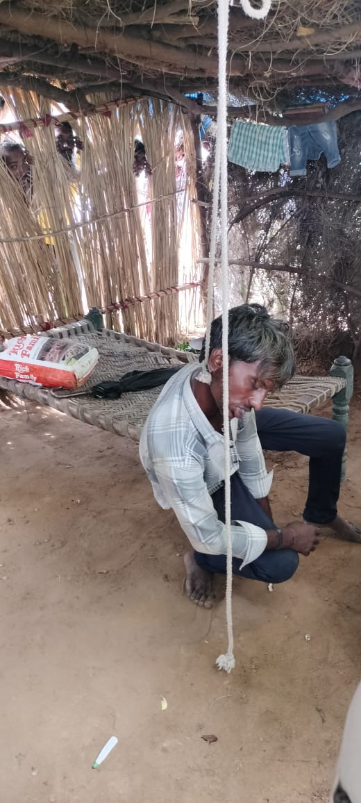 भारत आदिवासी पार्टी झालोद (@bap_jhalod) on Twitter photo राजस्थान जालोर पुलिस की नाकामी फिर उजागर!
वनाराम भील की हत्या को आत्महत्या का रूप देना कमज़ोर वर्गों पर अत्याचार का घिनौना चेहरा।
<a href="/RajPoliceHelp/">Rajasthan Police HelpDesk</a> <a href="/JalorePolice/">Jalore Police</a> अबकी बार लीपापोती नहीं, न्याय चाहिए
<a href="/DmJalore/">District Collector & Magistrate, Jalore</a> <a href="/PoliceRajasthan/">Rajasthan Police</a>
#JusticeForVanaramBhil राजस्थान जालोर पुलिस की नाकामी फिर उजागर!
वनाराम भील की हत्या को आत्महत्या का रूप देना कमज़ोर वर्गों पर अत्याचार का घिनौना चेहरा।
<a href="/RajPoliceHelp/">Rajasthan Police HelpDesk</a> <a href="/JalorePolice/">Jalore Police</a> अबकी बार लीपापोती नहीं, न्याय चाहिए
<a href="/DmJalore/">District Collector & Magistrate, Jalore</a> <a href="/PoliceRajasthan/">Rajasthan Police</a>
#JusticeForVanaramBhil