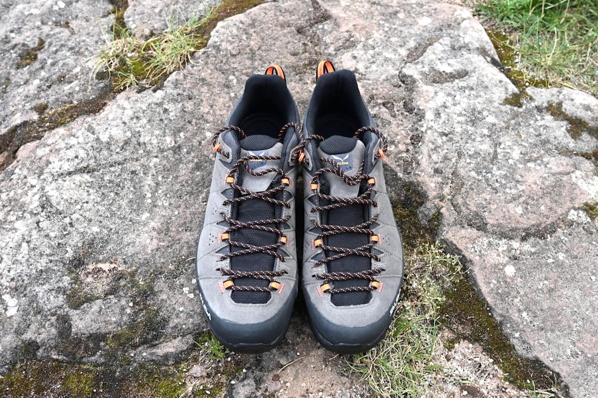 ᵂᴱᴿᴮᵁᴺᴳ Der Salewa Alp Trainer 2 ist für Wander- und Trekkingtouren konzipiert. Hier stelle ich den Wander-Allrounder der Bergsportmarke Salewa aus Südtirol genauer vor: people-abroad.de/blog/salewa-al… #salewa #wandern #schuhe