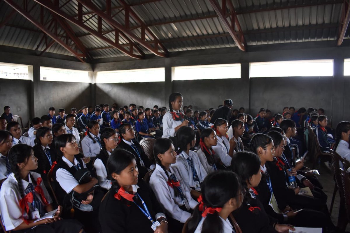 ASSAM RIFLES CONDUCTS CAREER GUIDANCE SESSION FOR LOCAL YOUTH IN MANIPUR
#AssamRifles organised a Career Guidance Session at Senapati, Manipur on 20 Aug 2025. The initiative was aimed at motivating and guiding local youth towards pursuing meaningful and disciplined careers in the