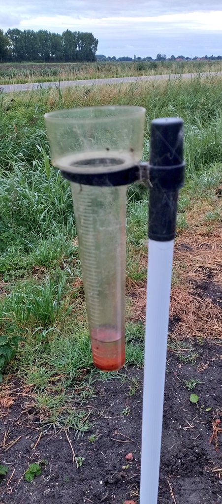 Gisteravond een verrassend actief buitje van 6,5 mm in Lutjebroek. 🌧️ <a href="/janvissersweer/">JAN VISSER</a>