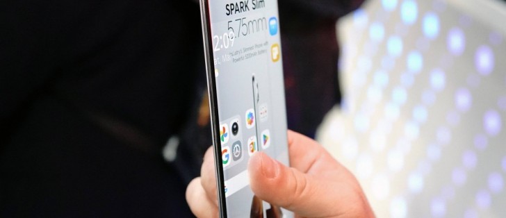 gadget_bhayya_0's tweet image. Tecno Spark Slim 📱✨ coming to India 🇮🇳

🪶 5.95mm Ultra-Thin
🖥️ 6.78&quot; AMOLED, 144Hz
📸 50MP Main Camera
🔋 5,200mAh Battery
💰 ~₹80,000 Price Tag
🎨 Multiple Color Options

#Tecno #SparkSlim #SlimPhone #Flagship