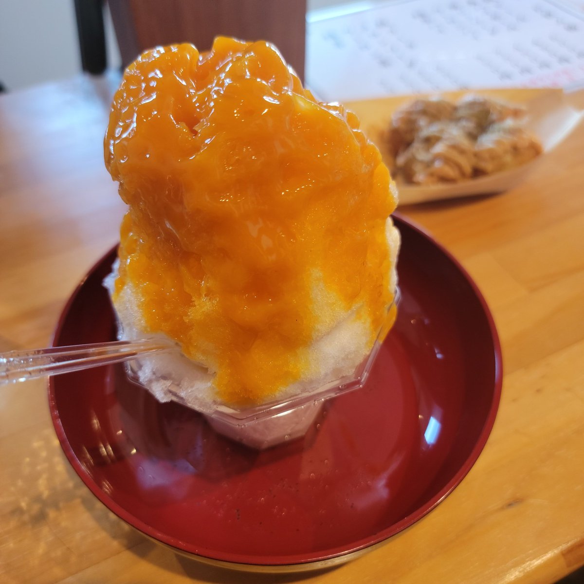 今日は近くにあるたこ焼きとかき氷
たこ焼きふわふわでめっちゃうまい
かき氷中までマンゴー
最高でした
 #高崎
 #かき氷
 #たこ焼き
 #たこやき凧