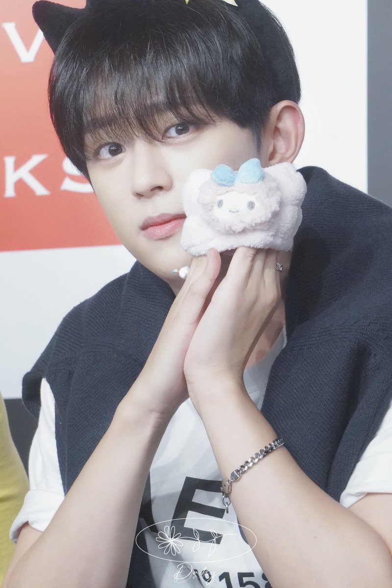 𝐃𝑎𝟏𝑠𝑦.・❁ tweet media
