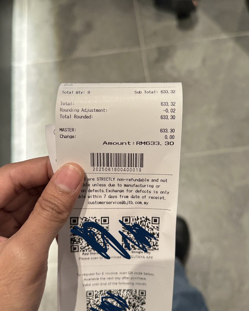 Tsutaya ni kira murah dari kinokuniya. Buku pun banyak buku baru.