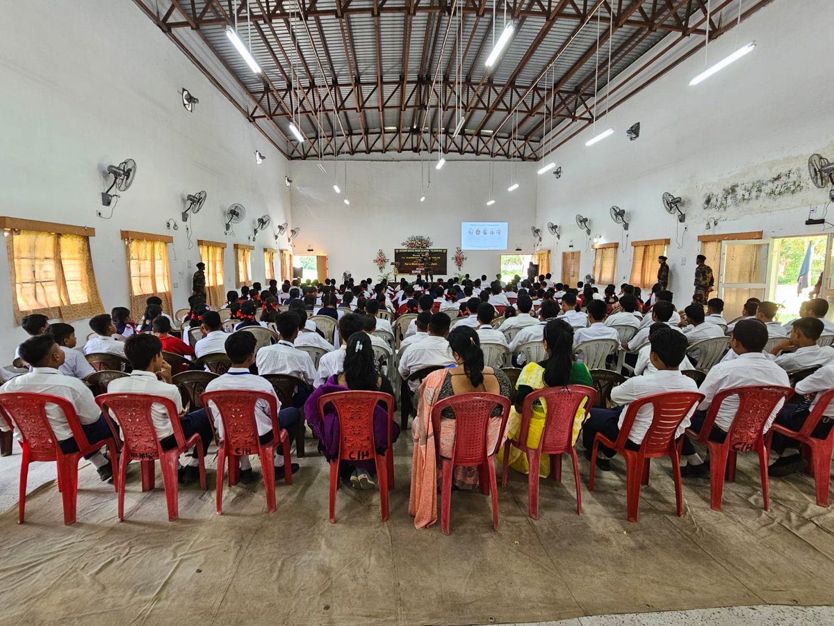 ASSAM RIFLES CONDUCTS EDUCATIONAL SESSION ON OPERATION SINDOOR IN TRIPURA
#AssamRifles conducted an educational session on Operation Sindoor at Assam Rifles High School, Teliamura, Tripura on 21 August 2025. The lecture highlighted the professionalism, preparedness and commitment