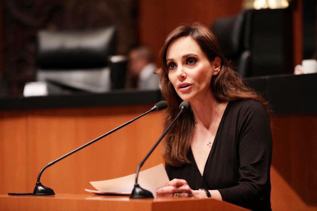 Sociedad Civil México (@soccivilmx) on Twitter photo 1️⃣
Lo de <a href="/LillyTellez/">Lilly Téllez</a> no es política, es una operación de Estado. La traición no está en denunciar, sino en entregar al país al crimen y a la élite. 🚨 1️⃣
Lo de <a href="/LillyTellez/">Lilly Téllez</a> no es política, es una operación de Estado. La traición no está en denunciar, sino en entregar al país al crimen y a la élite. 🚨