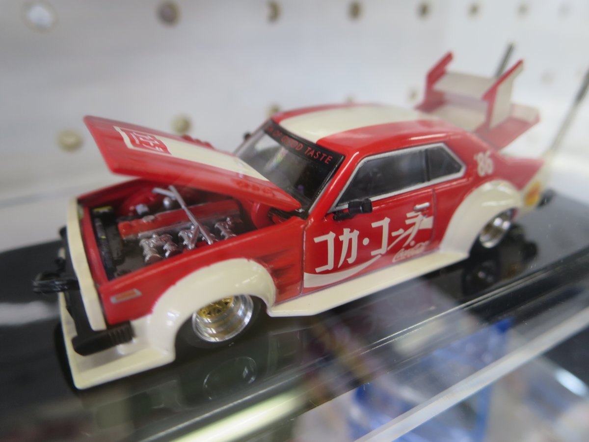 本日発売のミニカー各種です。
トミカ55周年シリーズホンダはシビックＲ。
POPRACEのBOSOUZOKUスカイラインがめちゃくちゃかっこよくておススメです。
これで￥３３００は買いですな！