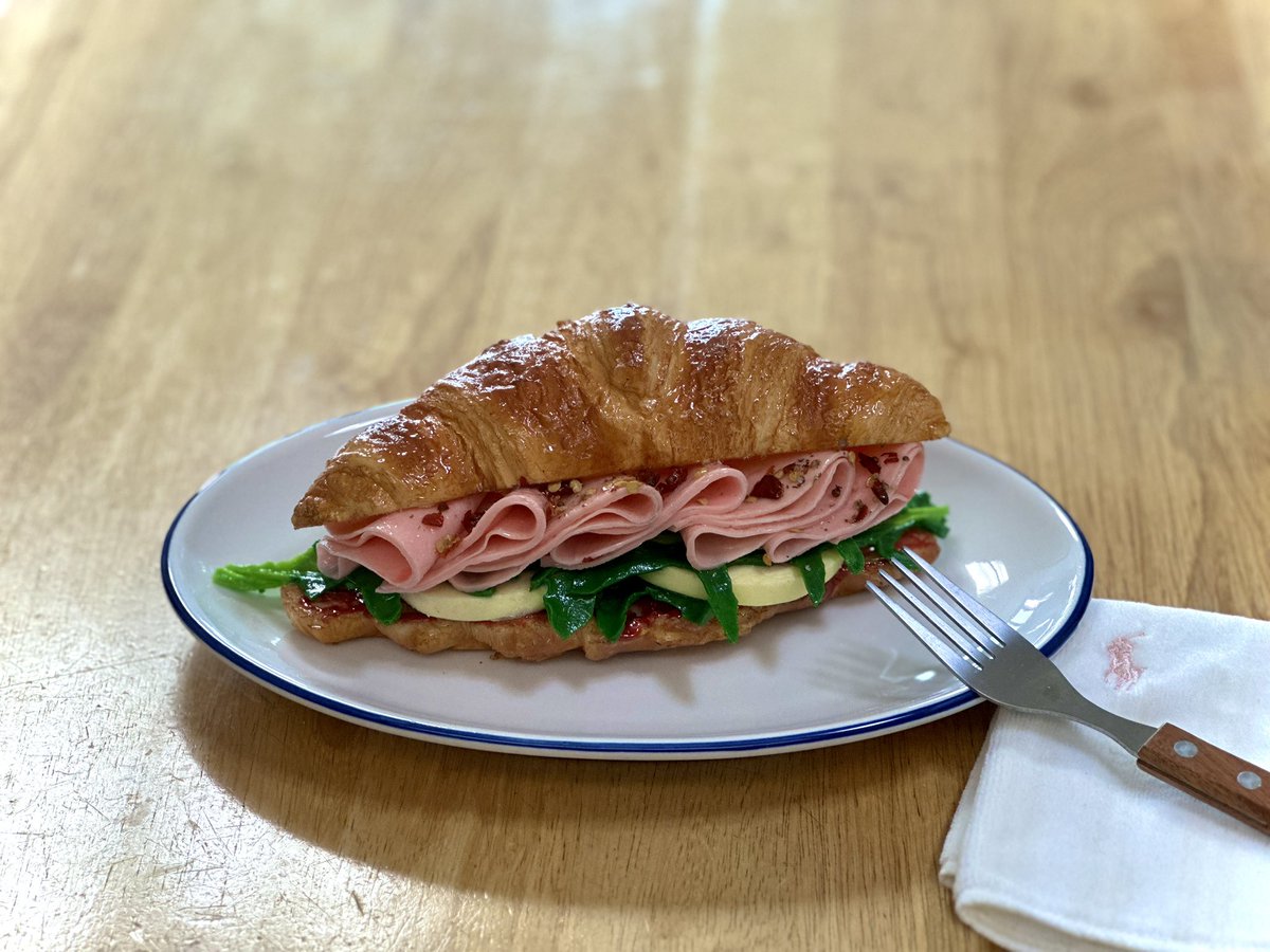 • 잠봉뵈르 샌드위치 •
◌
◌
처서 매직을 바라는 브런치 ,,,