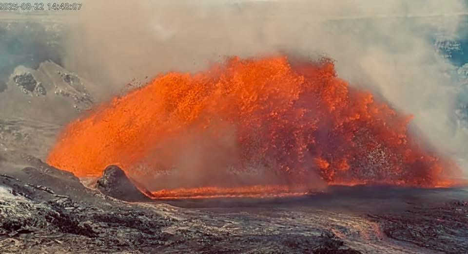 How’s Pele with her lava rainbows? 😍🌋