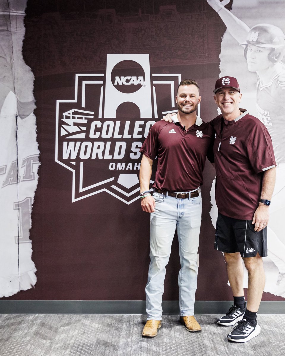 I loved having 2021 National Player of the Year <a href="/Tanner_Allen10/">Tanner Allen</a> come speak to our players about what it means to represent the M-over-S today! #HailState