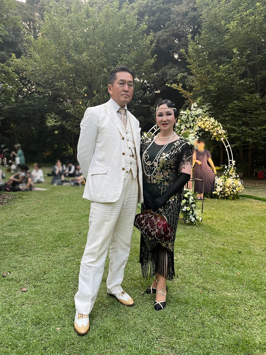 庭園美術館のアールデコ夜会に参加して参りました　その２
こちらは以前からあったのかしら？昭和100年だから記念イベント？
ゲストさんだけでなくスタッフさん達にも「素敵ですね😊」と声をかけて頂き、こちらこそ素敵なイベントを開催して下さりありがとうございます🙏
初めましての素敵な紳士と📷