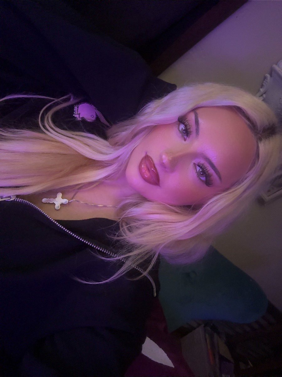 mia divine :o tweet media