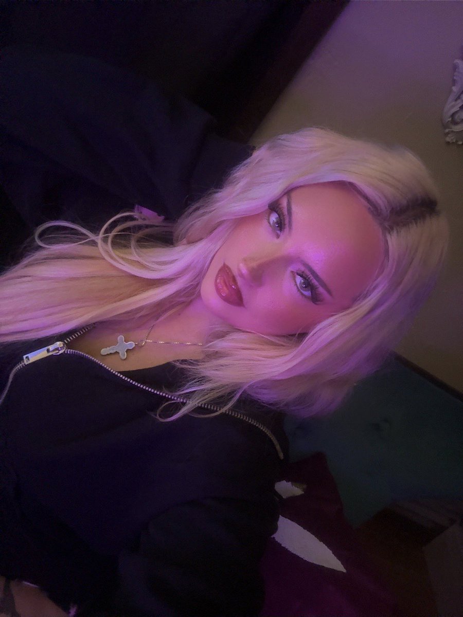 mia divine :o tweet media