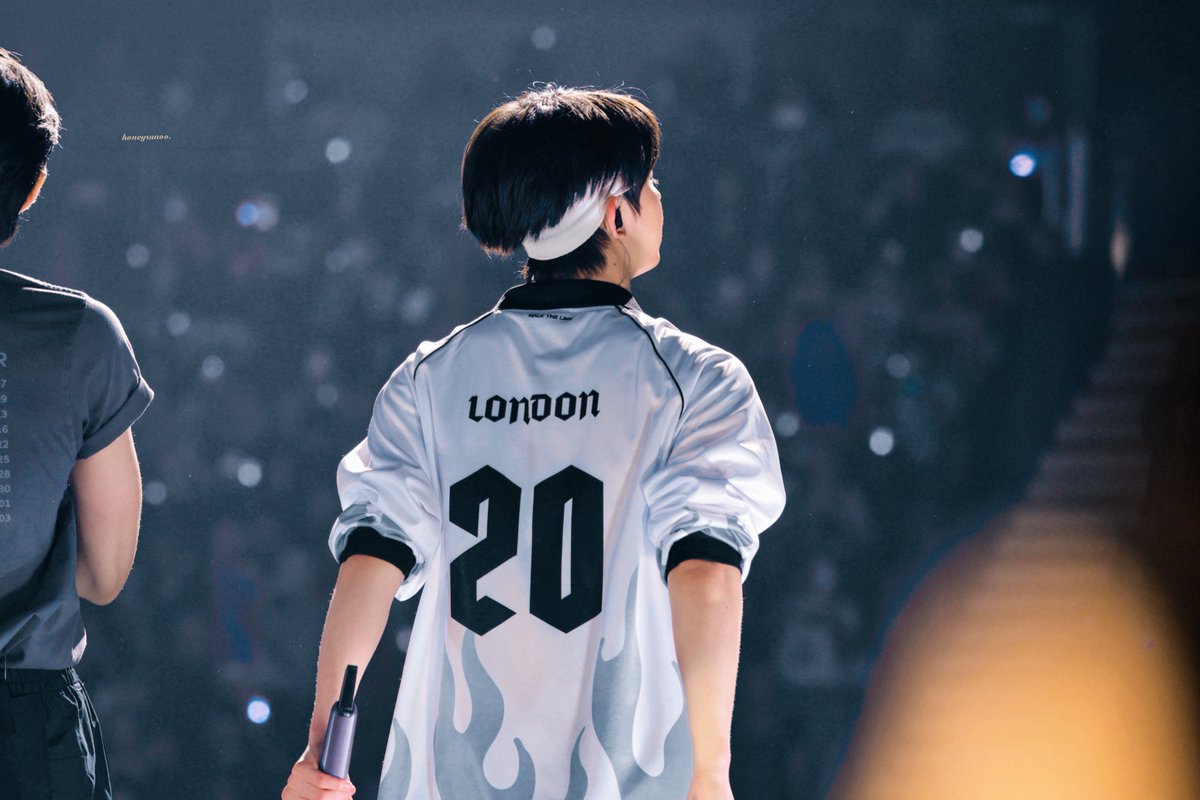 250822
London🩵🤍
#김선우 #엔하이픈_선우 #SUNOO #ENHYPEN <a href="/ENHYPEN_members/">ENHYPEN</a>