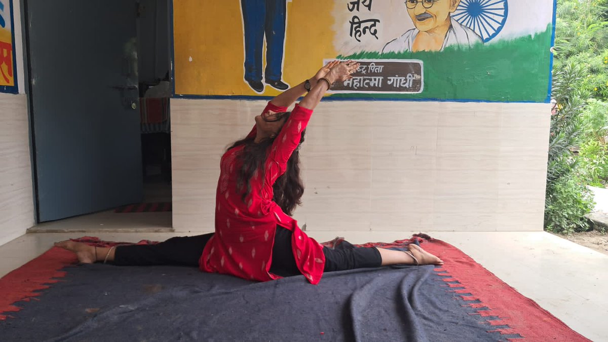 आपके आदर्श आप खुद हैं ,प्रतिदिन अपना सर्वोत्तम कर बीते हुए कल से बेहतर व्यक्ति बनने का प्रयास करें।
❤️