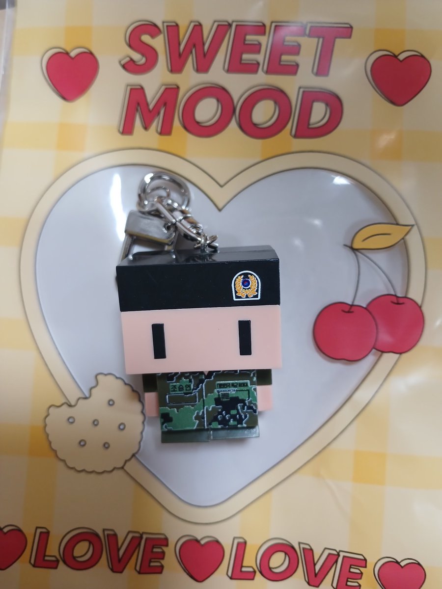 선물 잘 받았습니다 소중히 간직할게요🥹💕 전역카페 열어주신 덕분에 좋은추억 남길수 있었어요 정말 감사해요!
#Rockstar_WOODZ_is_back
#WelcomeBackWOODZ