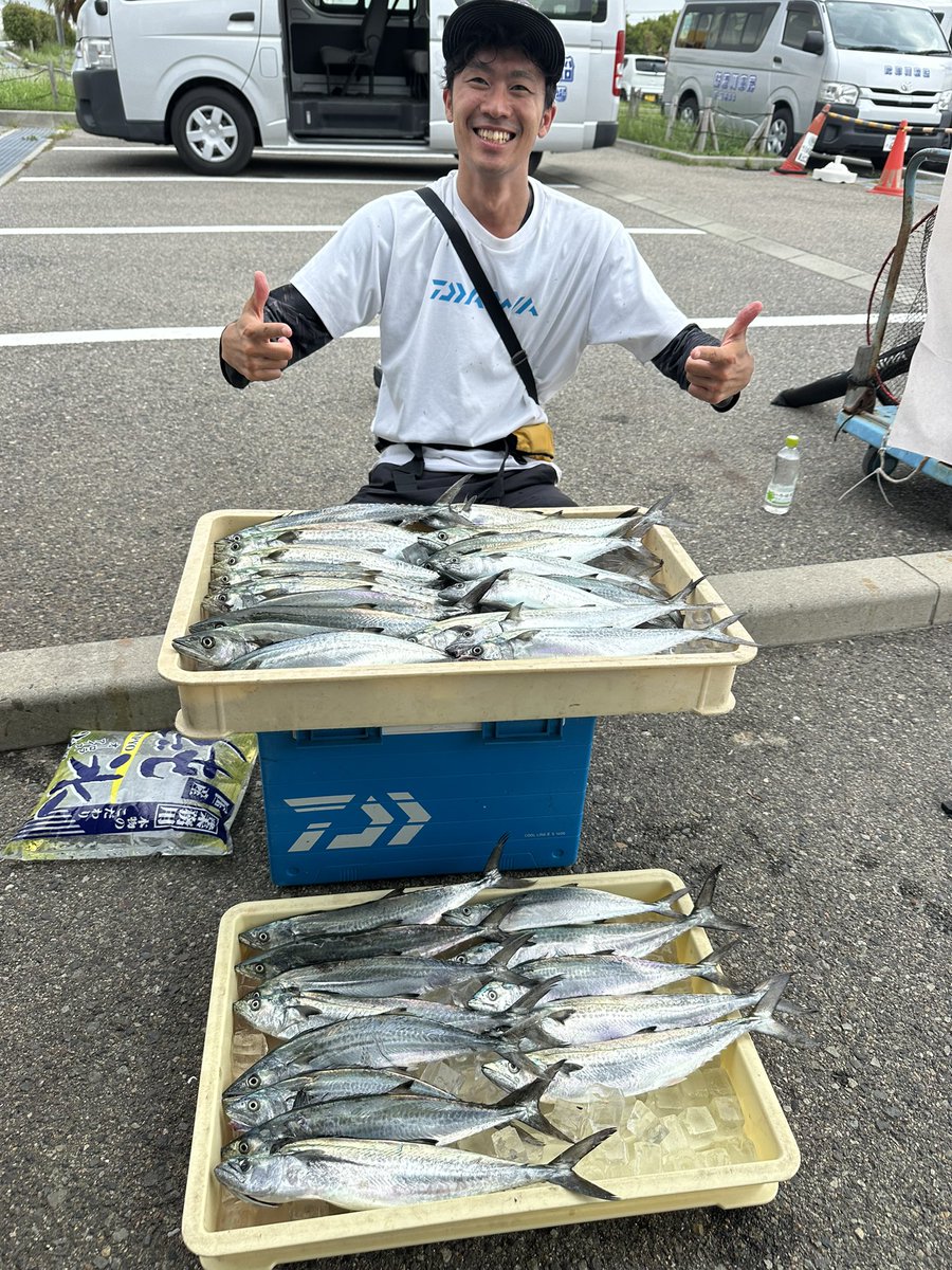 リリースやらバラシ入れたらもっと有るよー！の報告では持ち帰りサゴシ３３匹！！フィッシュシェアリングでご協力頂きました😁
有難う御座いました🙋‍♂️

#ひょうごフィールドパビリオン
#尼崎の海
#フィッシュシェアリング
#武庫川渡船