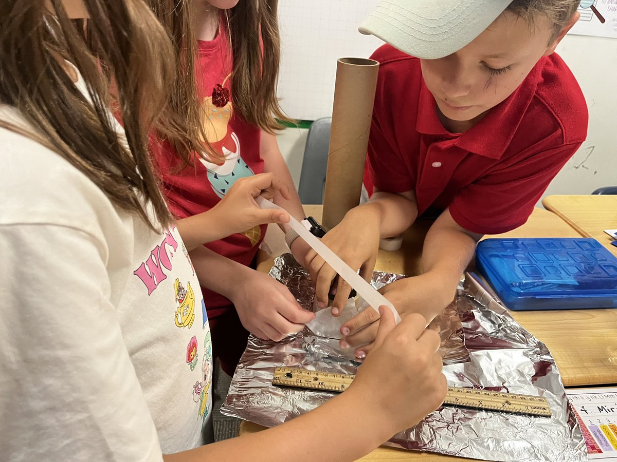 clstward1's tweet image. #GCC_Charters @EPIC_academics #4thgrade collaboratively constructed pinhole cameras using cardboard tubes to learn about the principles of light, vision, and how images are formed through a small aperture, similar to how human eyes work. @gcc_jsample @iborganization
