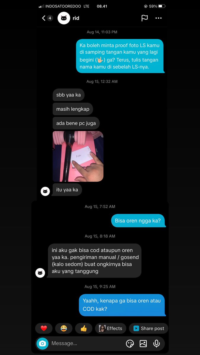 serenamiades's tweet photo. SCAMMER PRELOVED LIGHTSTICK BLACKPINK

No HP: 089620240902

Mendekati hari konser, penipu preloved lightstick makin merajalela. LS beneran punya dia, tapi ga bakal dikirim. Aku untungnya ga kena.

Kalo mau beli, harus bisa CO via oren / COD. Kalo dia ga bersedia, JANGAN transfer. https://t.co/zwT502Ju4x