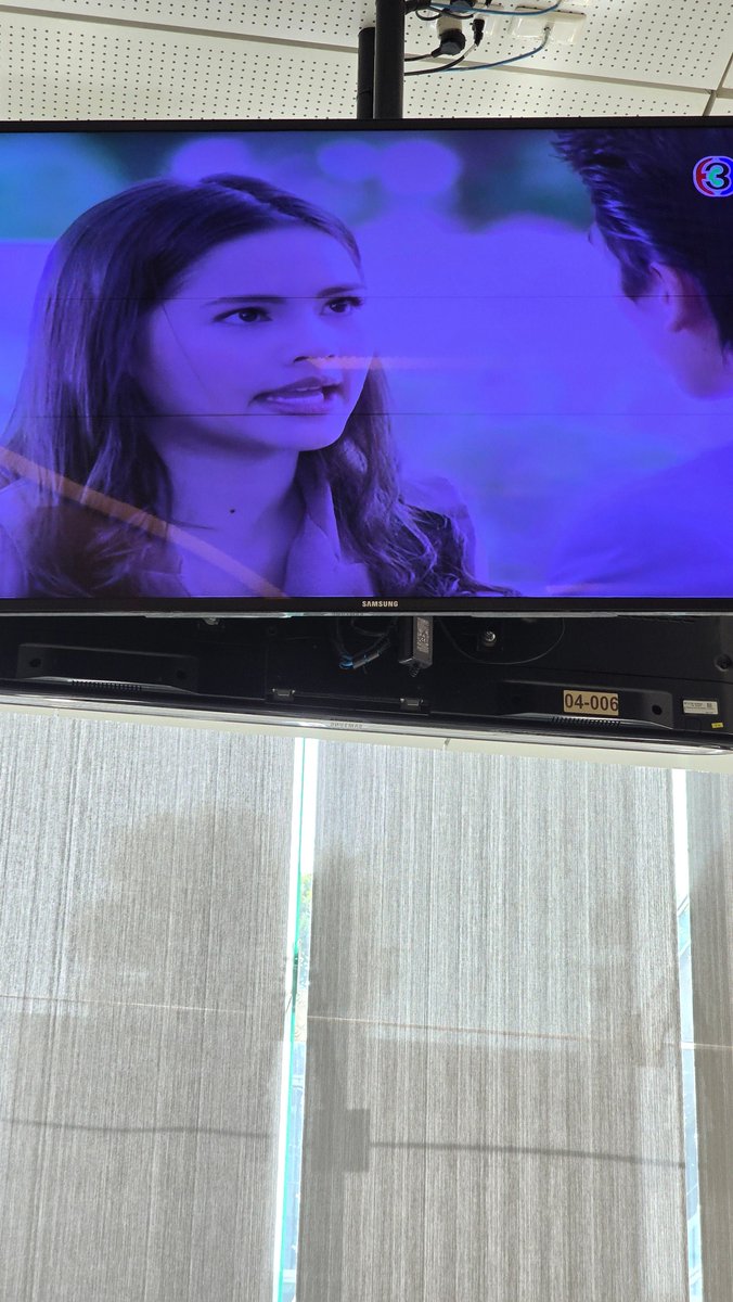 ได้ยินเสียงดนตรีคุ้นๆ เลยเงยหน้าดู เจอนางฟ้าเลย 😁😉